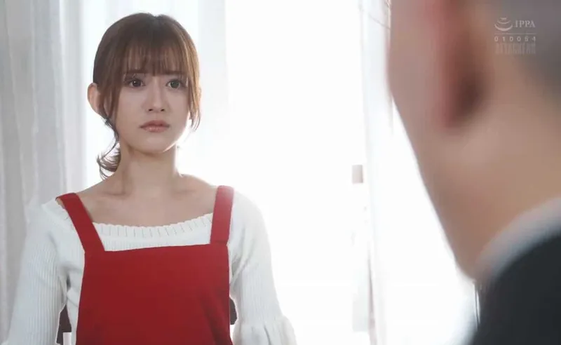 Vợ yêu bán thân đền tiền cho chồng yêu suốt một năm mà người chồng không hề hay biết