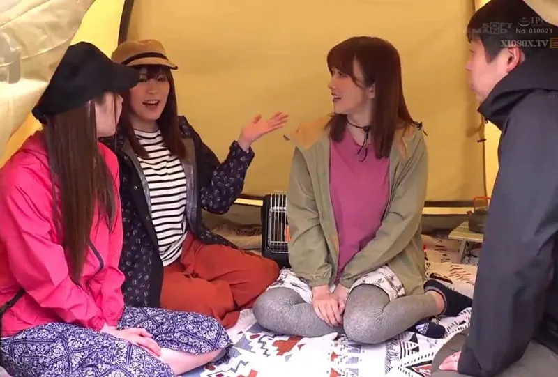 Chuyện lạ đời, chồng yêu thay bà xã đi cắm trại với mấy cô bạn của người vợ ở khu phố…