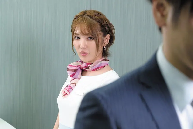 Cô lễ tân sexy sếp: “sếp ơi em quan hệ em có sướng hơn vợ yêu anh ?”