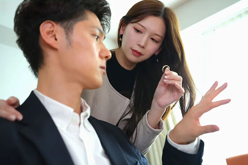 Người vợ đi đi chơi, người chồng ở nhà bị nhỏ em bà xã gạ chịch không trượt phát nào